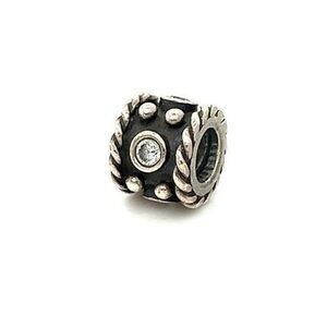 pandora oxy crown charm